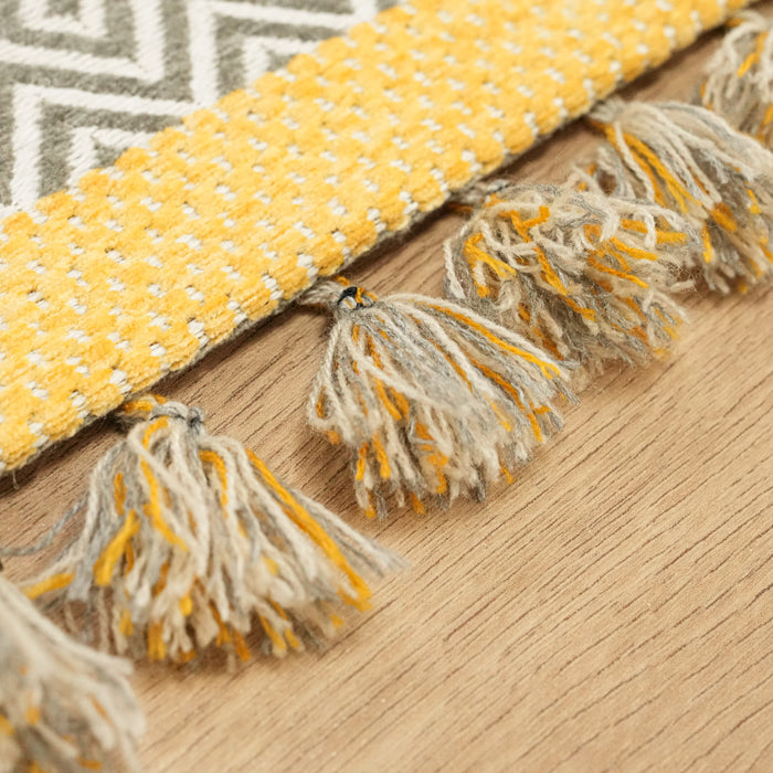 Aztec Serisi Çizgi Desenli Sarı Akrilik Kilim