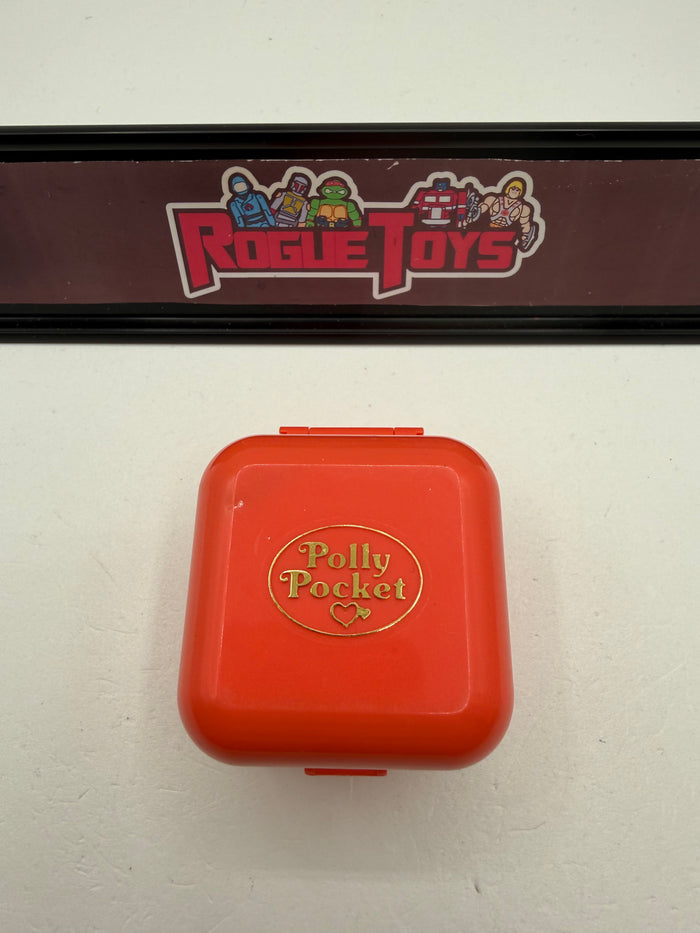 Bluebird Toys Polly Pocket Lulu and Her Speed Boat Ring Case
