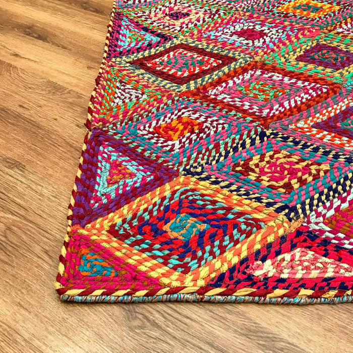 Bolga Serisi Geometrik Desenli El Dokuma Halı — kış bahçesi halısı