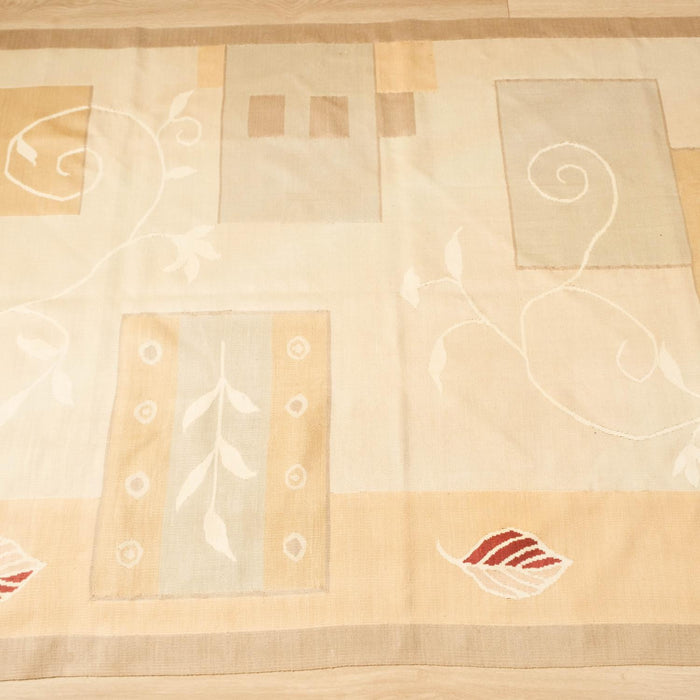 Çiçek Desenli El Dokuma Kilim — modern tasarım