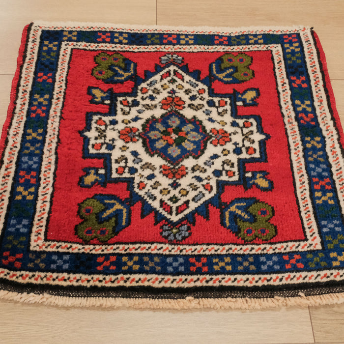 El Dokuma Anadolu Desenli Rengarenk Yün Taşpınar Halı — 54x57 cm