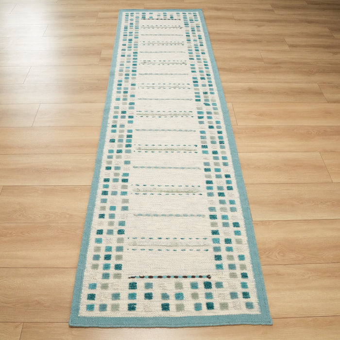 El Dokuma Çerçeve Desenli Mavi Yün Kilim — el dokuma kilim