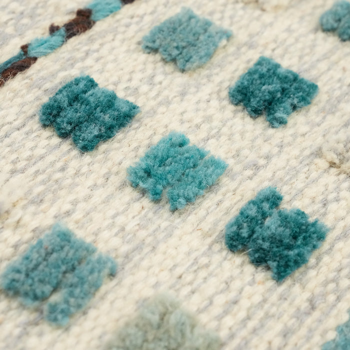 El Dokuma Çerçeve Desenli Mavi Yün Kilim