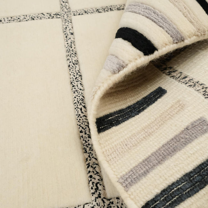 El Dokuma Geometrik Desenli Krem Halı — yün