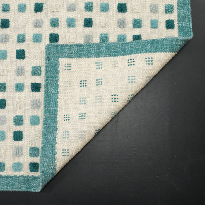 El Dokuma Geometrik Desenli Mavi Yün Kilim — balkon halısı