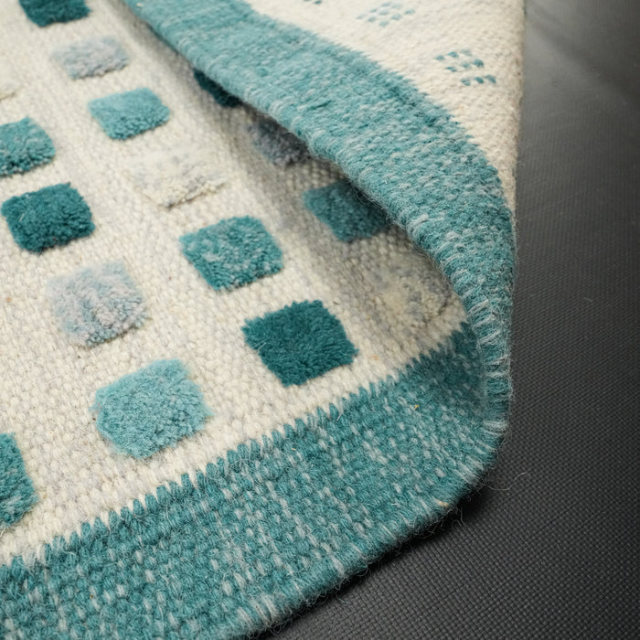 El Dokuma Geometrik Desenli Mavi Yün Kilim — doğal elyaf
