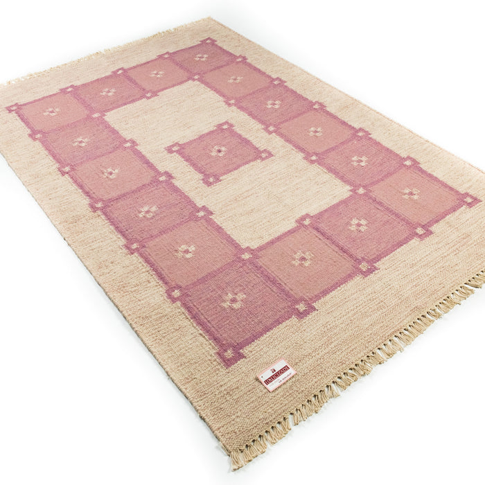 El Dokuma Geometrik Desenli Pembe Kilim