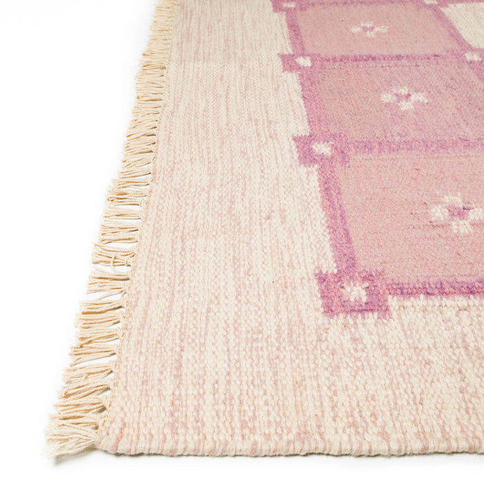 El Dokuma Geometrik Desenli Pembe Kilim