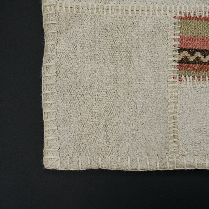 El Dokuma Krem Patchwork Desenli Kendir Halı — modern tasarım