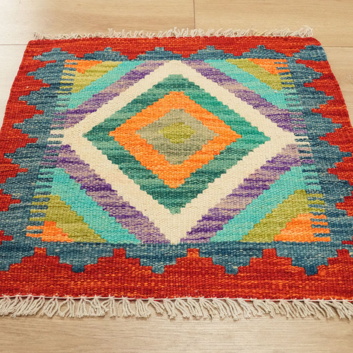 El Dokuma Otantik Desenli Yün Çok Renkli Minder — el dokuma kilim