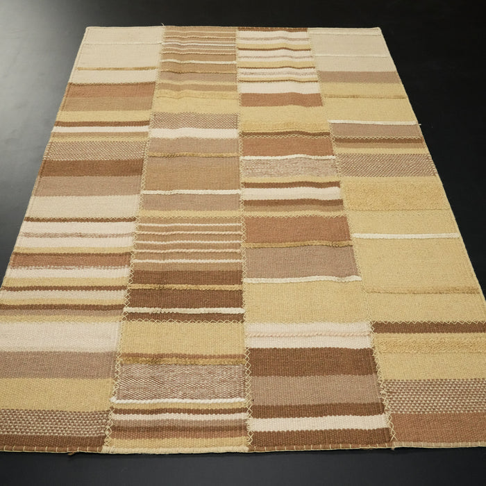 El Dokuma Patchwork Desenli Kahverengi Yün Kilim — el dokuma kilim
