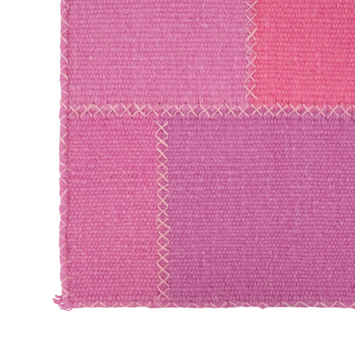 El Dokuma Patchwork Desenli Pembe Yün Kilim