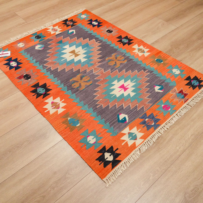 El Dokuma Yün Rengarenk Anadolu Desenli Uşak Köy Kilimi, 99x132 cm — Halıcızade