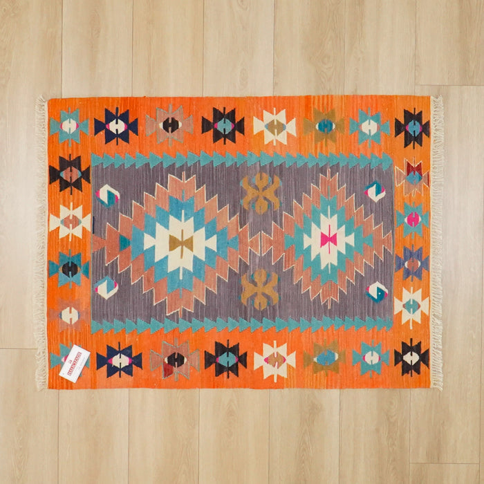 El Dokuma Yün Rengarenk Anadolu Desenli Uşak Köy Kilimi — 99x132 cm