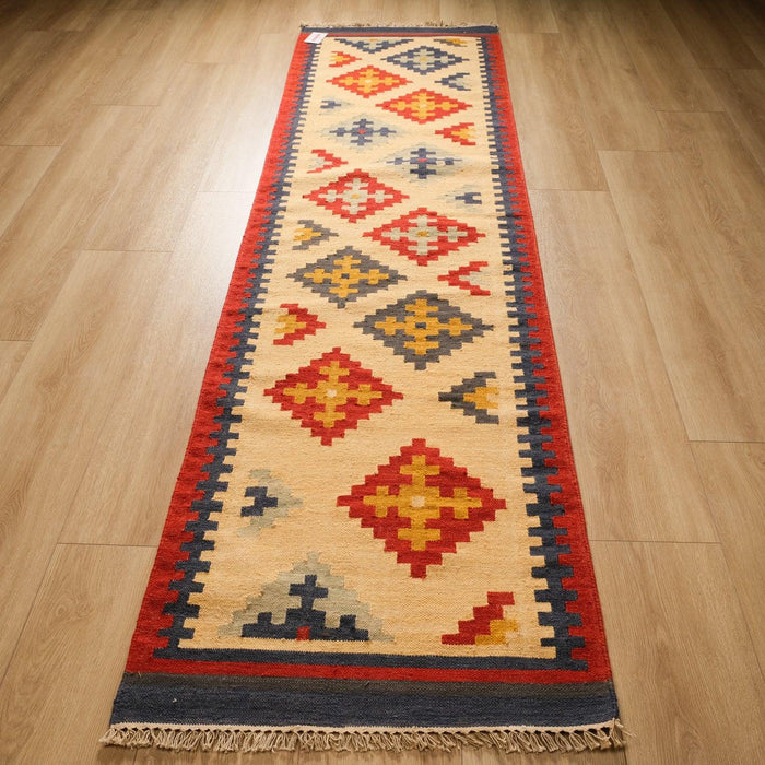 Geometrik Desenli El Dokuma Kilim — etnik desenli
