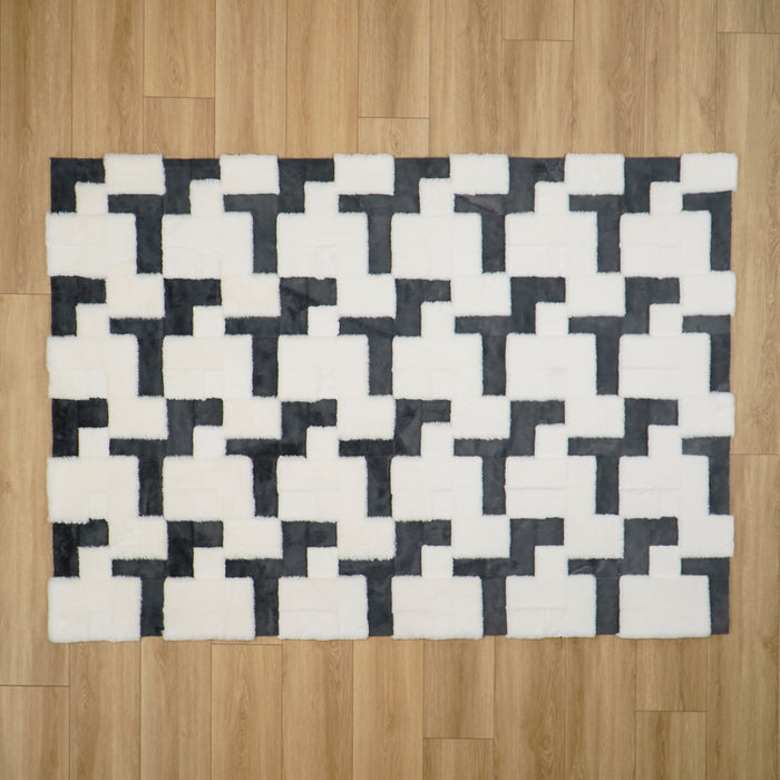 Geometrik Desenli Peluş Post Halı