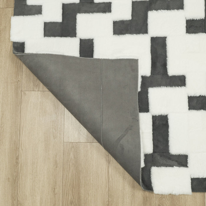 Geometrik Desenli Peluş Post Halı