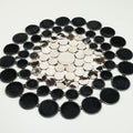 Geometrik Desenli Siyah - Beyaz Deri Halı, 100x100 cm — Halıcızade