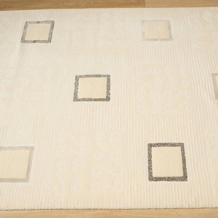 Geometrik Desenli El Dokuma Halı — modern tasarım