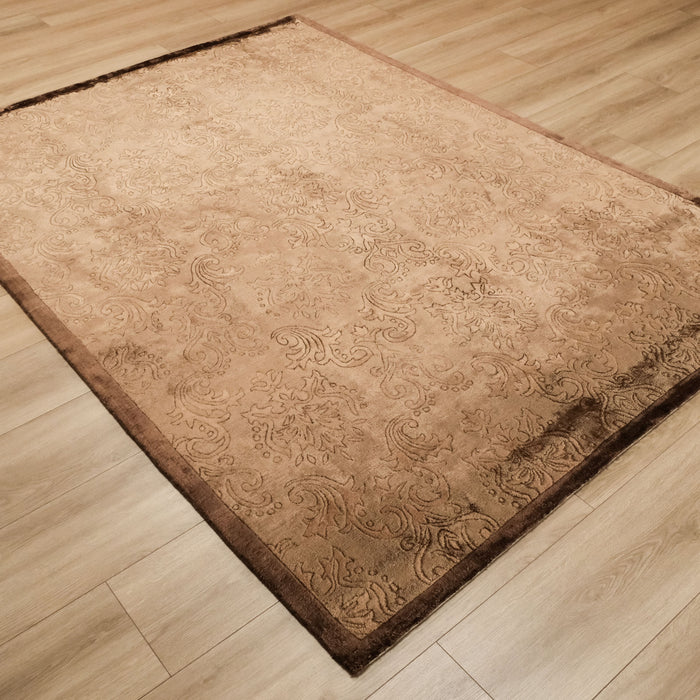 Kahverengi El Dokuma Damask Desenli Halı