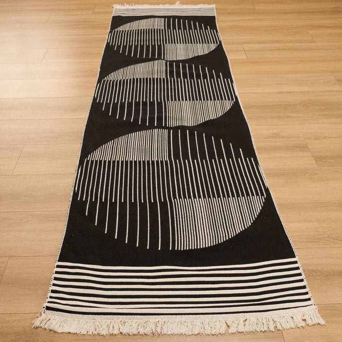 Kehribar Serisi Makine Dokuma Çizgi Desenli Siyah Kilim