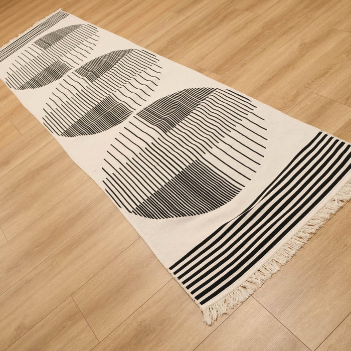 Kehribar Serisi Makine Dokuma Çizgi Desenli Siyah Kilim