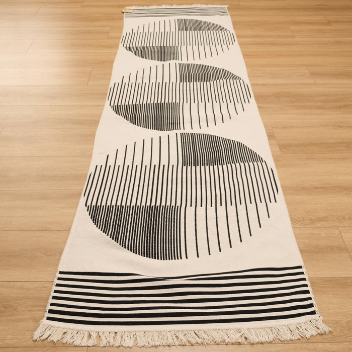 Kehribar Serisi Makine Dokuma Çizgi Desenli Siyah Kilim