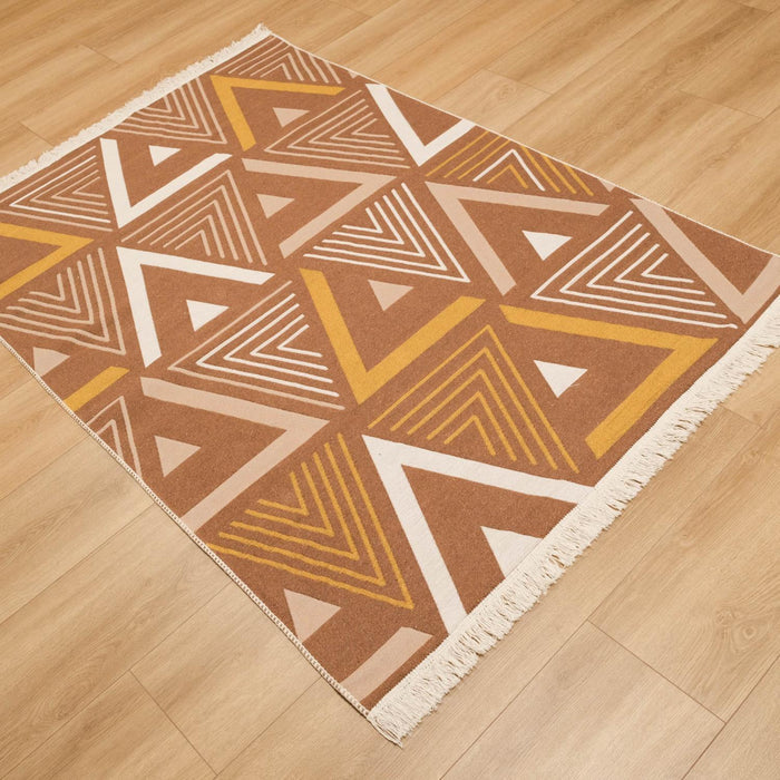 Kehribar Serisi Makine Dokuma Geometrik Desenli Kahverengi Kilim