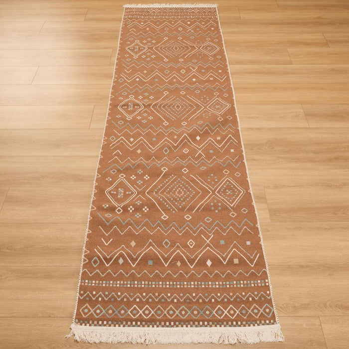 Kehribar Serisi Makine Dokuma İskandinav Desenli Kahverengi Kilim — etnik desenli