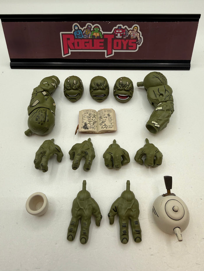 NECA Teenage Mutant Ninja Turtles The Last Ronin Battle Damaged