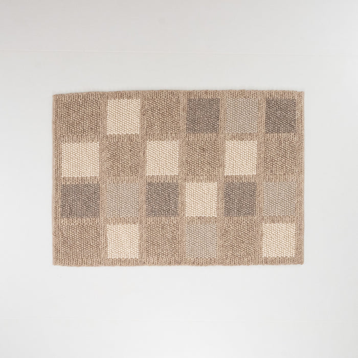 Örge Serisi El Dokuma Geometrik Desenli Bej Yün Halı — patchwork desenli