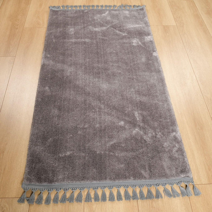 Sade Desenli Makine Dokuma Halı — 80x150 cm
