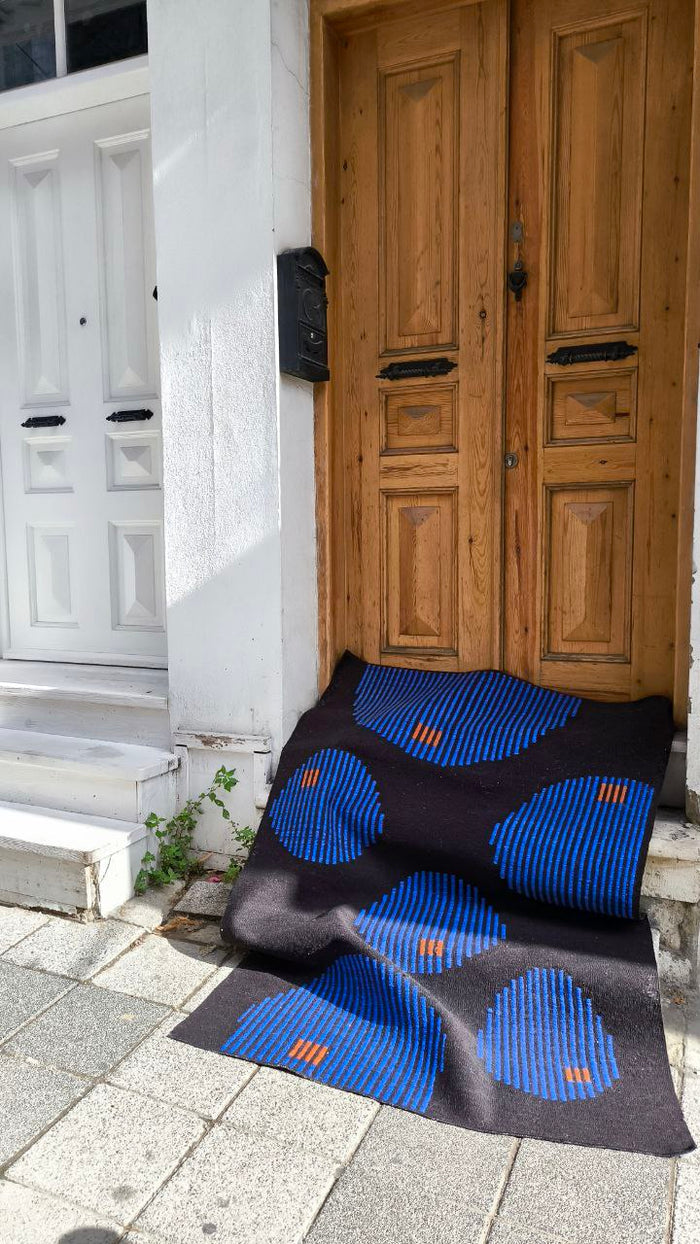 Studio Potato Tokio El Dokuması Kilim — el dokuma kilim
