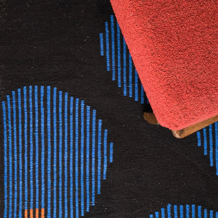 Studio Potato Tokio El Dokuması Kilim — modern tasarım