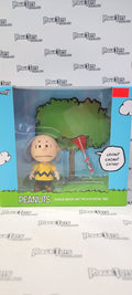 Super 7 ReAction Peanuts Charlie Brown and the Kite-Eating Tree
