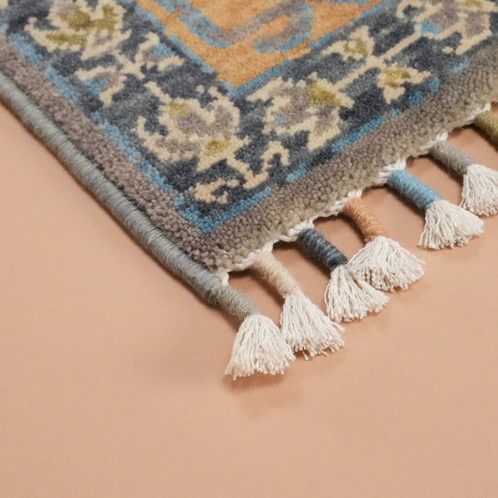 Tezgah Dokuma Gri Yün Seccade Halı — doğal elyaf