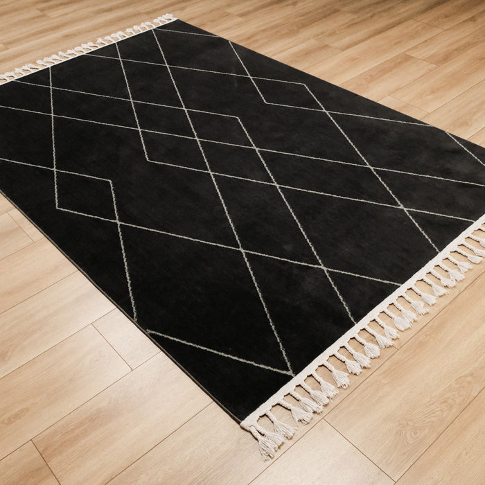 Urban Serisi Geometrik Desenli Siyah Sentetik Halı
